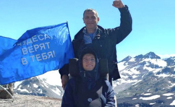 Забраться на Эльбрус в инвалидной коляске — возможно с вашей поддержкой